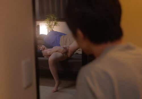 Cậu nhân viên không cưỡng lại được sự dâm đãng của cô vợ trẻ của sếp Cậu nhân viên không cưỡng lại được sự dâm đãng của cô vợ trẻ của sếp