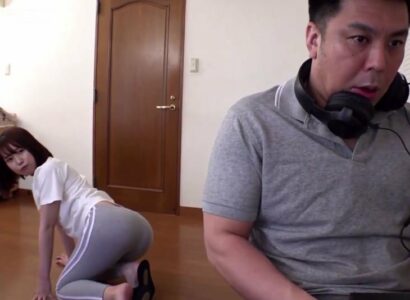 Thấy anh trai FA cứ vùi đầu vào game ở nhà không gái rú nên em gái đã gạ địt Thấy anh trai FA cứ vùi đầu vào game ở nhà không gái rú nên em gái đã gạ địt